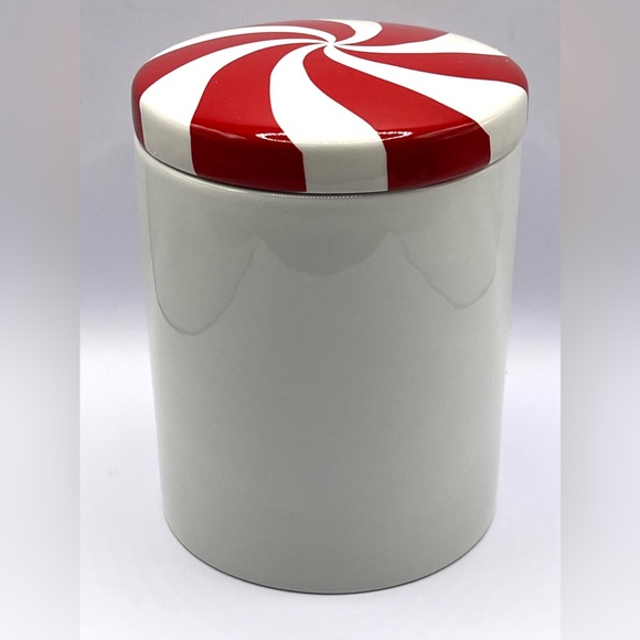 Hallmark Season's Treatings Holidays Ceramic White Jar Peppermint Candy Lid - Picture 6 of 8